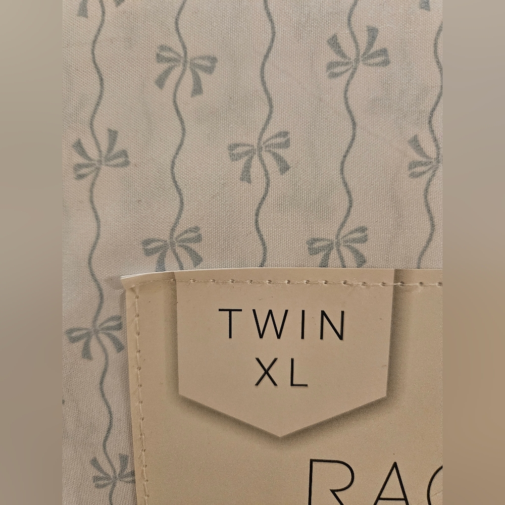 Rachel Zoe Twin XL Bedding Sheets - Gray and White